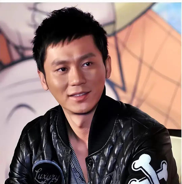 李晨,太突然了!9月24日,低调许久的李晨,一发文就登上了热搜