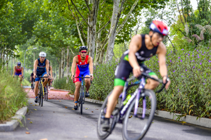 2023重庆广阳岛铁人三项赛。（资料图）崔景印 摄