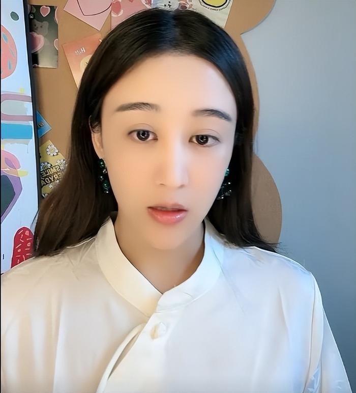 秦霄贤风波升级！大粉回踩曝其出轨卖人设，前女友呼吁郭德纲管管-秦霄贤?