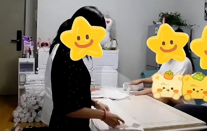 秦霄贤风波升级！大粉回踩曝其出轨卖人设，前女友呼吁郭德纲管管-秦霄贤?
