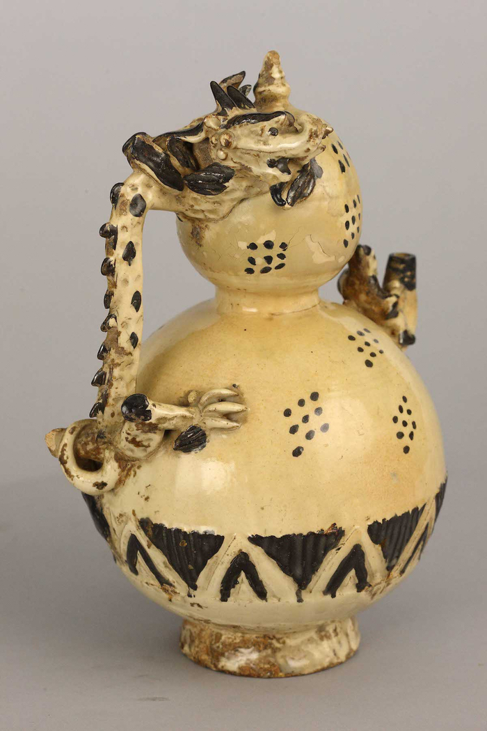 白釉黑花葫芦形倒流壶