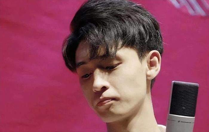 秦霄贤被曝出轨风波升级！波及孟子义等女星，本人新店开业心情好-秦霄贤演出时间表2023年