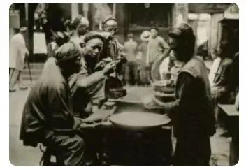 晚清时期，当时所属泰州地区百姓吃早茶