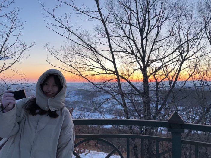 李颖迪在鹤岗北山公园。（图/受访者供图）