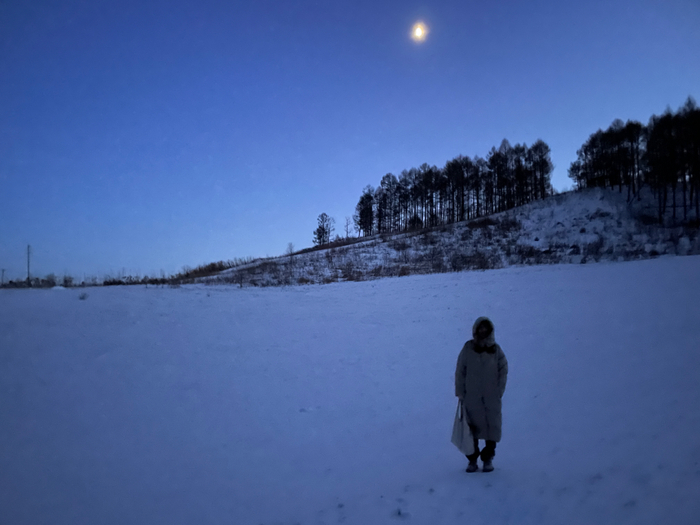 大雪之后，李颖迪独自一人。（图/受访者供图）