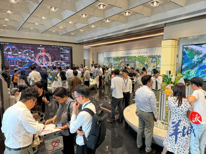  广州黄埔中建玖合·未来方洲项目吸引了大批看房者
