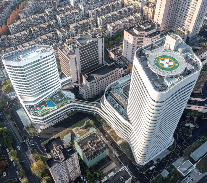 浙大邵逸夫医院庆春院区，6号楼下接地铁上接停机坪（浙大邵逸夫医院/供图）