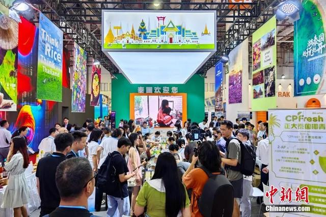 2024年9月8日，第二十四届中国国际投资贸易洽谈会在厦门启幕，泰国馆人气爆棚。中新社记者 王东明 摄