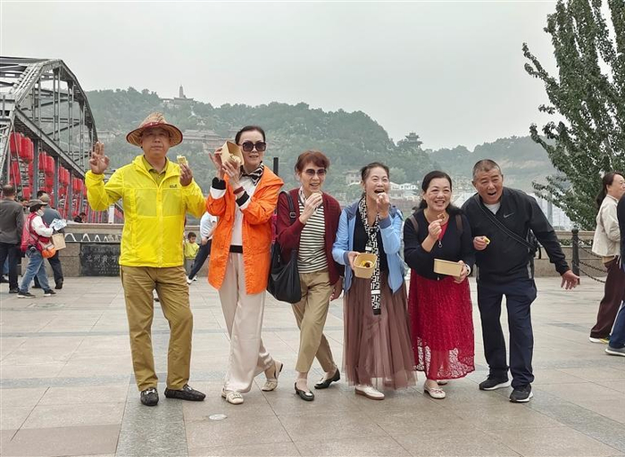     打卡中山桥成游客首选