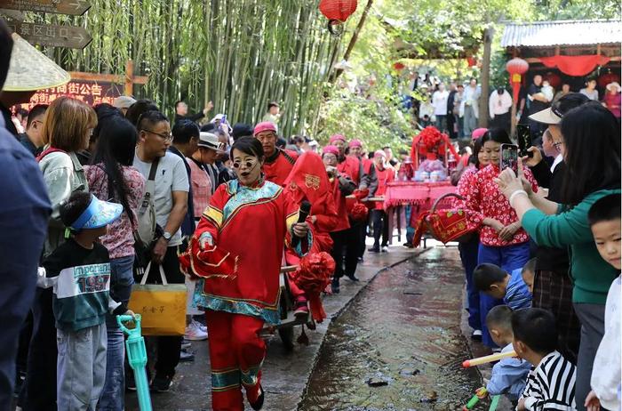 五一假期乡村游再掀热潮，户外运动让乡村旅游动起来