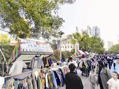 饮冰室外民族路摊位