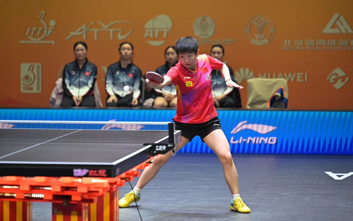 亚锦赛女团半决赛，孙颖莎为中国队先拔头筹。  图/WTT