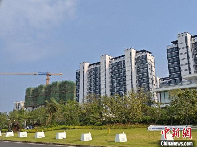 10月9日，海南省澄迈县某商品房项目。中新社记者 王子谦 摄