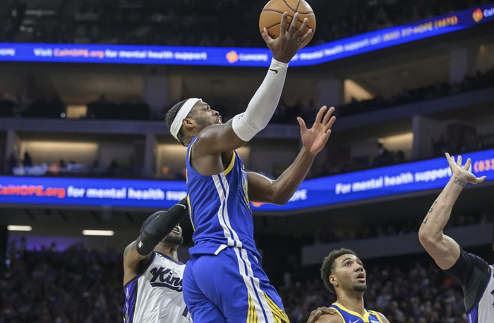 NBA季前赛：勇士28记三分射落国王 库里13分德罗赞首秀6中6-2020勇士队季前赛