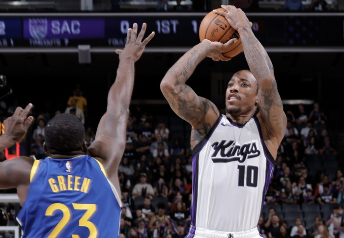 NBA季前赛：勇士28记三分射落国王 库里13分德罗赞首秀6中6-2020勇士队季前赛