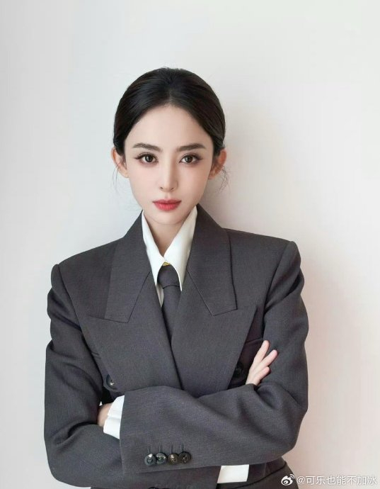 娜扎制服证件照,简直美到心花怒放!|古力娜扎_新浪新闻