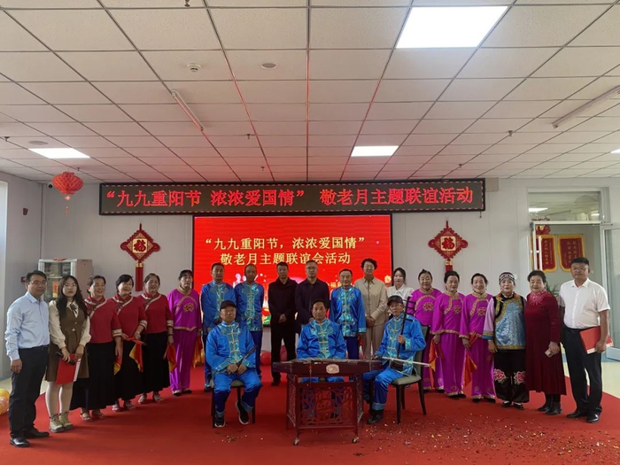 红色文艺宣传队带来的《新夸河套》《西口情》等脍炙人口的二人台表演