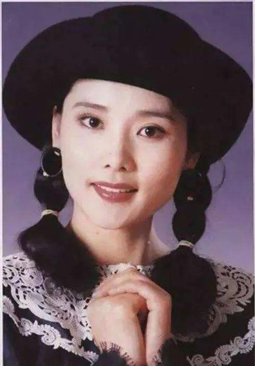 江南美人何赛飞:曾是邓颖超的座上宾,跟丈夫相爱33年,人生美满