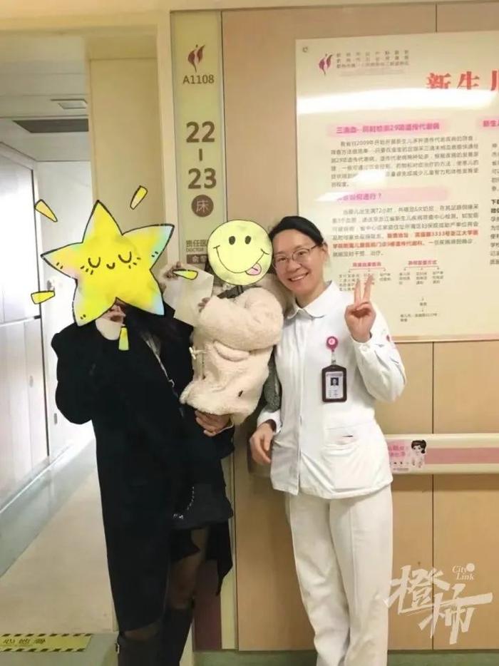 每年生日，这对母女都会到这家医院拍照“打卡”