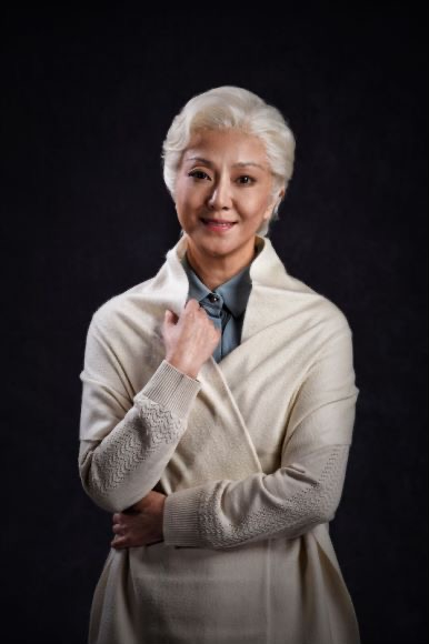 从风华正茂演到白发苍苍,北昆名角魏春荣首次挑战现代戏《李佩先生》