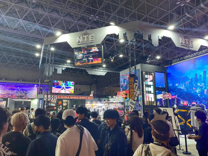 《异环》的展台