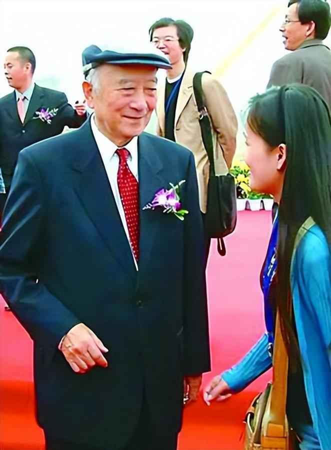 孙道临:41岁娶妻王文娟,晚年崩溃大哭"你们认识的他没有了"