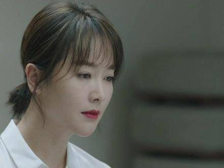 同病相怜的严坤为方静感到惋惜,劝她果断断情,方静却无动于衷, 浙江