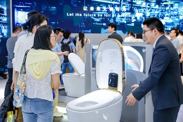 图:九牧X90超静音数智马桶