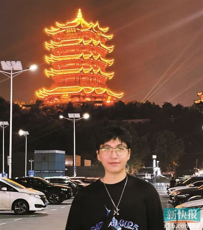 黄斌（珠海科技学院2020级会计专业）