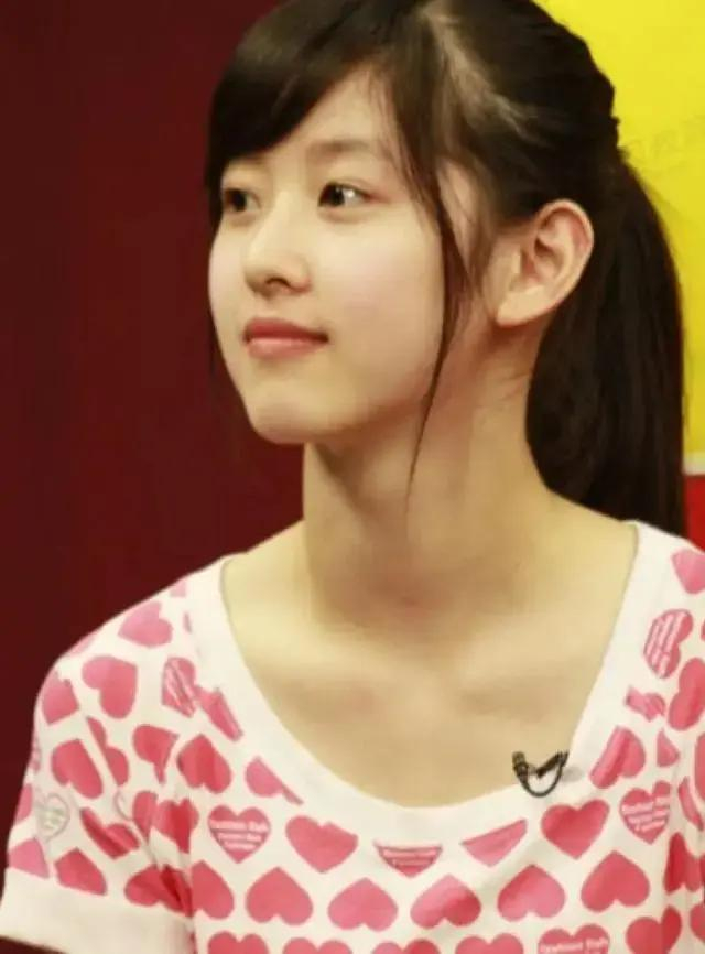 当张艺谋向章泽天抛出橄榄枝的时候,她毫无犹豫地拒绝了.