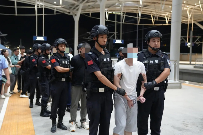 2024年7月24日，专案组联动深圳警方，在深圳、银川等地同步开展收网抓捕工作。 图片来源：银川市公安局