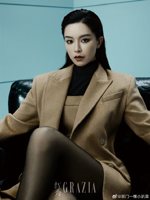 西装领带的文咏珊好a啊,不用任何技巧,就是硬帅!