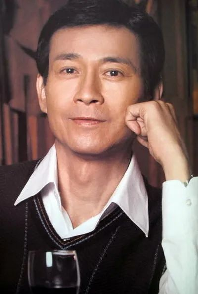 是,由郑少秋演唱,潘伟源填词,徐嘉良作曲,收录于专辑《天地男儿》中