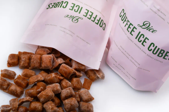 Dice Coffee Ice Cubes；图片来源：FoodBev