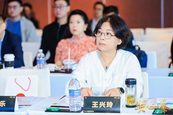 王兴玲 党委副书记、院长