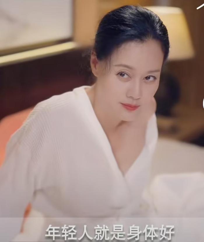 “霸总爱上绝经的我”，女主不是保姆就是保洁：国产短剧已经疯了