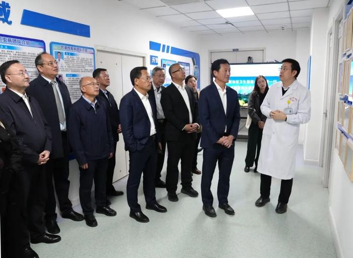 【重要资讯】新加坡卫生部部长王乙康一行到新疆参观访问