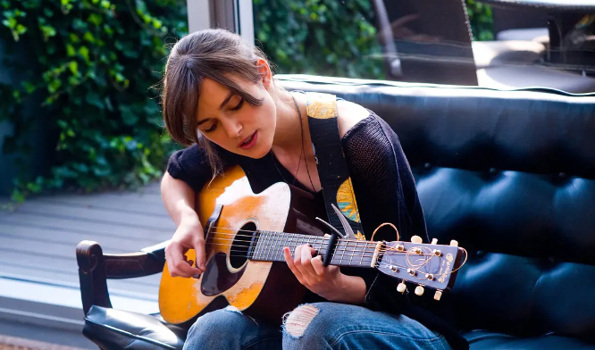 演员凯拉·奈特莉剧照。