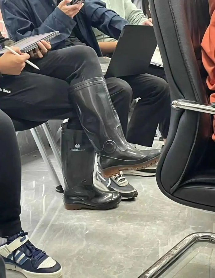 大润发杀鱼的雨靴,杀入时尚圈?