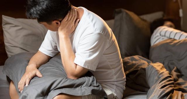 同房时，男伴提出“4个特殊要求”，女性要懂得拒绝，别纵容