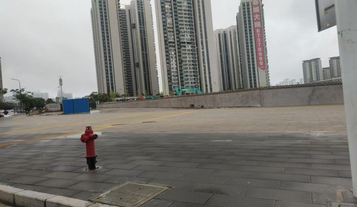 地铁2号线二期小街站C号口人行道铺装基本完成