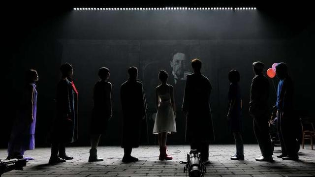 《三姐妹》剧照。中国国家话剧院供图