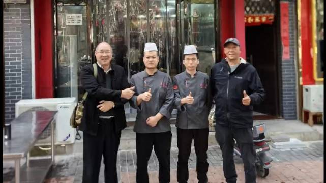 绪刚观天为乾县90后青年"张三李四"创办乾州豆腐汤捧场点赞