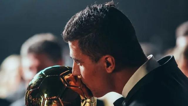 图片来源：英国曼城足球俱乐部官方微博 