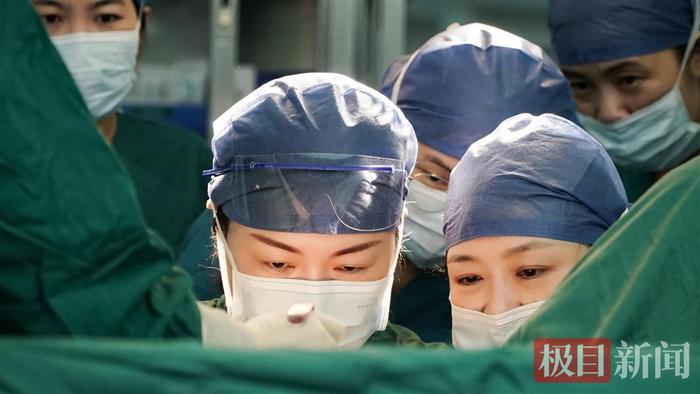 37岁的她先天肛门闭锁，生完孩子后大便失禁十余年，洪莉教授团队妙手重启“生命之门”