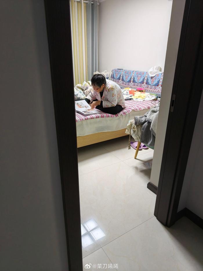婆婆饭都没吃，一直在屋里不说话