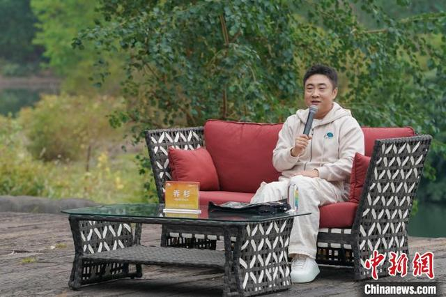 10月29日，演员乔杉在桂林艺术节艺术大讲堂主讲《努力让观众不皆大悲伤》。陈冠言 摄