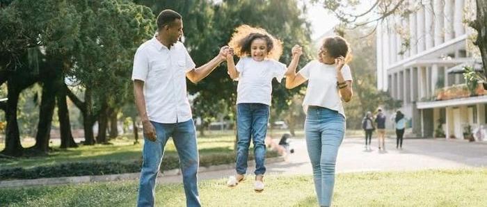 对话青春期：孩子为何总在抱怨父母？父母自以为对孩子的好，是真的好吗？