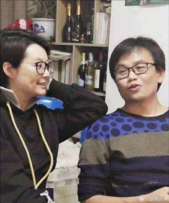 袁立和她的三婚老公梁太平,两个人是姐弟恋,老公比袁立小11岁,是一位