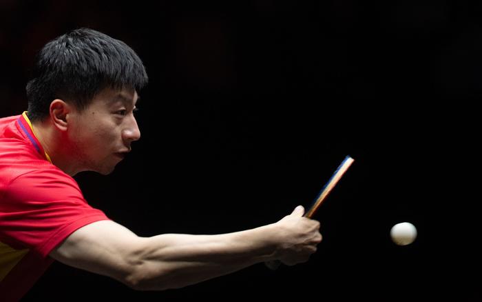 10月6日,为国马龙在中国大满贯赛中获得男单亚军。乒奋 图/新华社